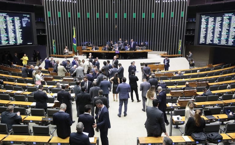 Câmara aprova exclusão de silvicultura do rol de atividades poluidoras